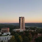 Lindíssimo apt no último andar no CENTRO de FOZ com vista INCRÍVEL